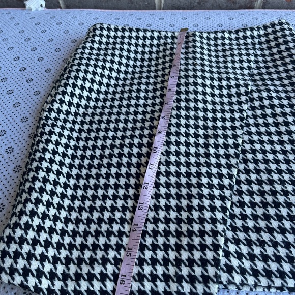 H & M houndstooth mini skirt - Picture 5 of 7